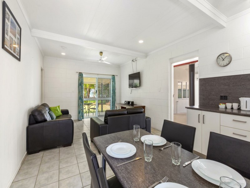37 Rebecca Jane Parade, Kurrimine Beach QLD 4871