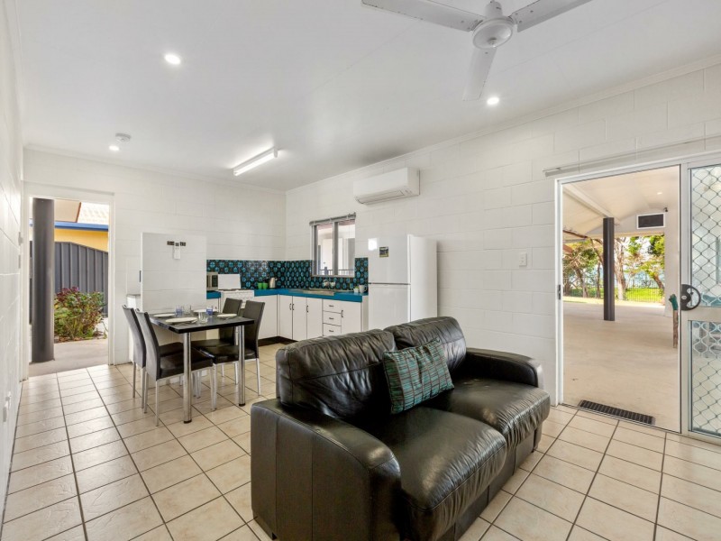37 Rebecca Jane Parade, Kurrimine Beach QLD 4871