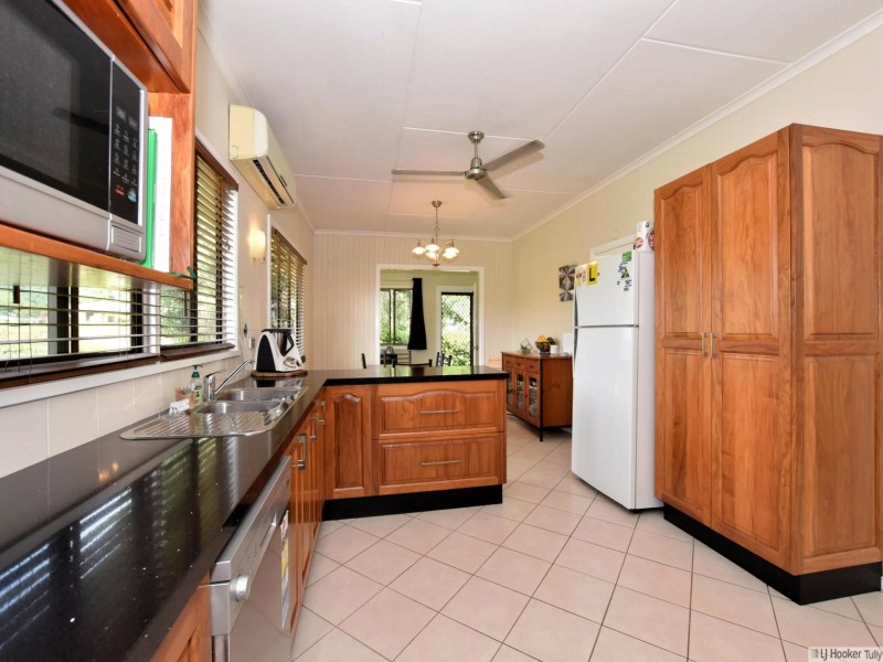 8 Murray Street, Tully QLD 4854