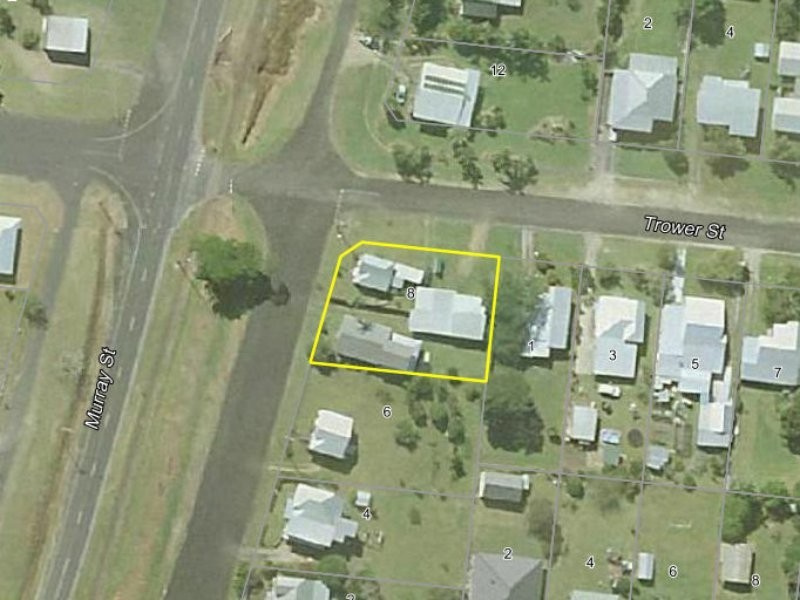 8 Murray Street, Tully QLD 4854