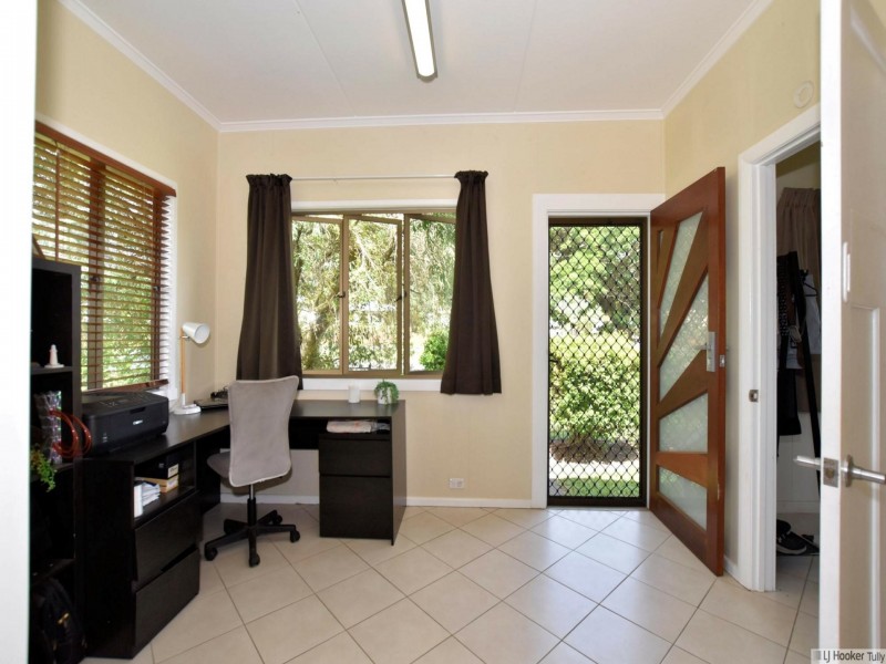 8 Murray Street, Tully QLD 4854