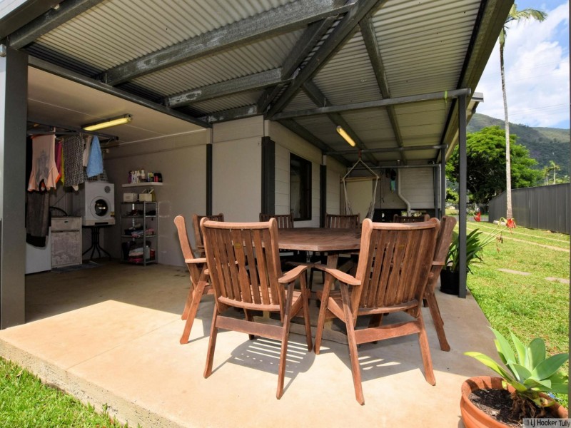 8 Murray Street, Tully QLD 4854