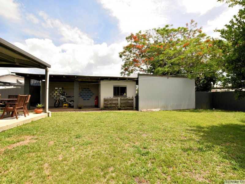 8 Murray Street, Tully QLD 4854