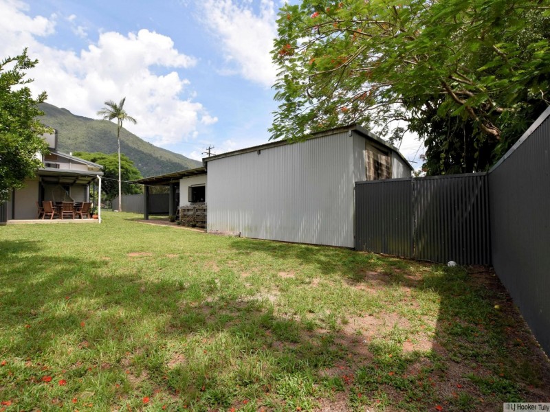 8 Murray Street, Tully QLD 4854
