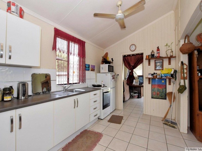 8 Murray Street, Tully QLD 4854