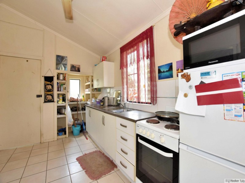 8 Murray Street, Tully QLD 4854
