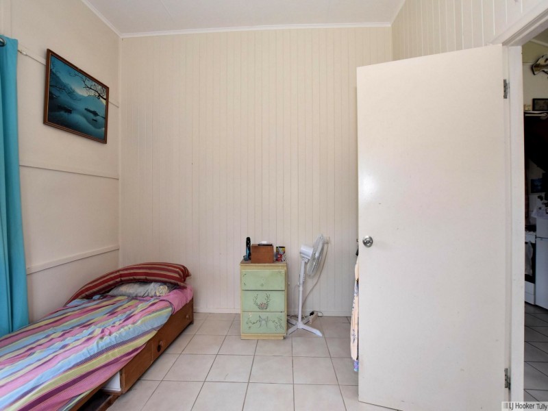 8 Murray Street, Tully QLD 4854