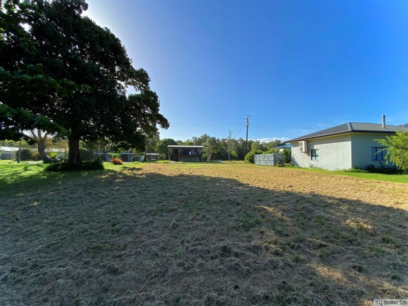 84 Taylor Street, Tully Heads QLD 4854