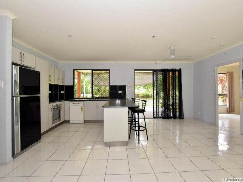 1367 Old Tully Road, Maadi QLD 4855