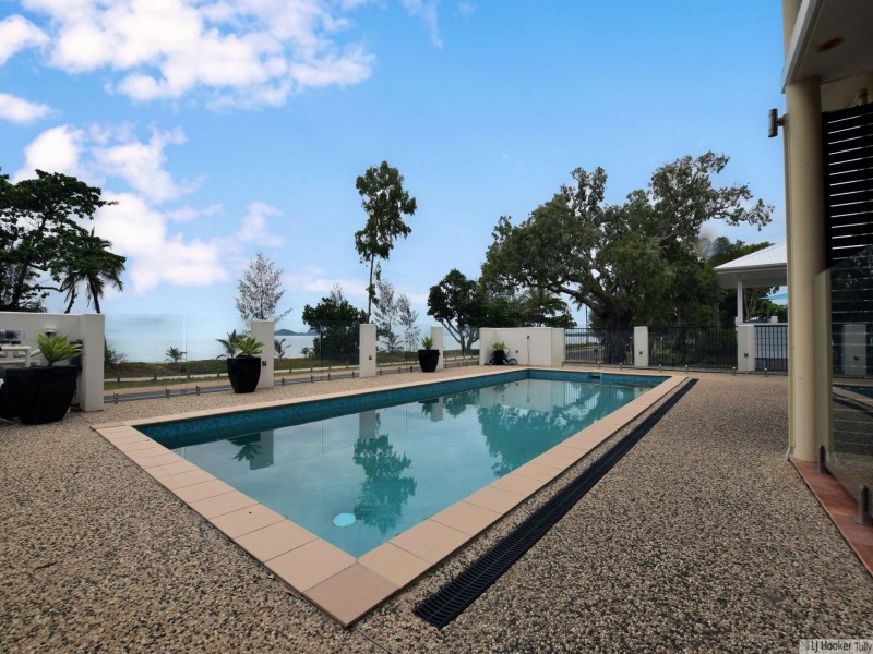 Unit 2/112 Kennedy Esplanade, South Mission Beach QLD 4852