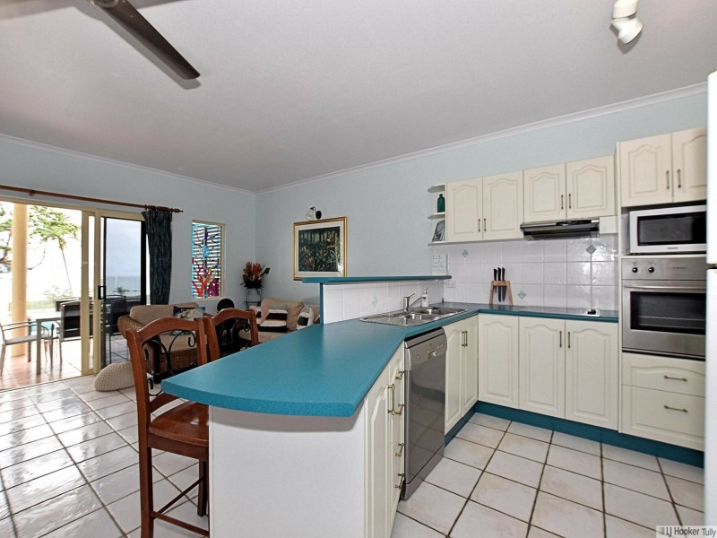 Unit 2/112 Kennedy Esplanade, South Mission Beach QLD 4852