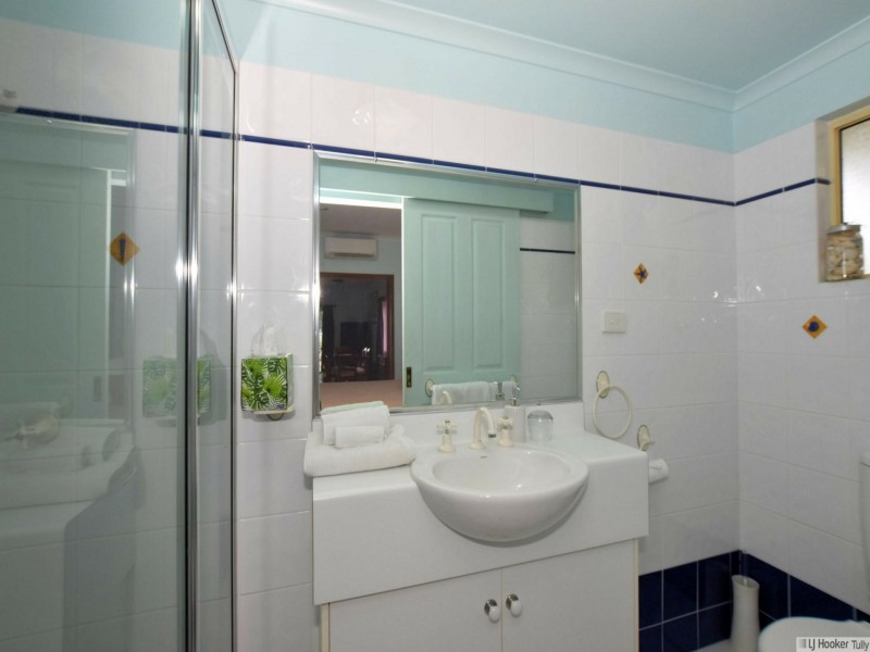 Unit 2/112 Kennedy Esplanade, South Mission Beach QLD 4852