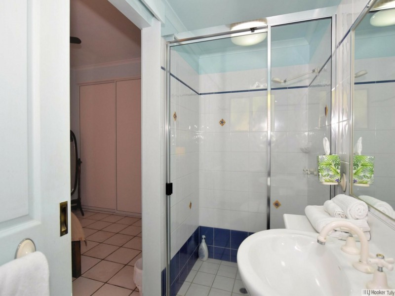 Unit 2/112 Kennedy Esplanade, South Mission Beach QLD 4852