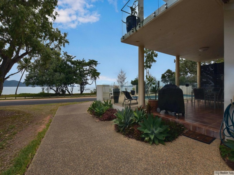 Unit 2/112 Kennedy Esplanade, South Mission Beach QLD 4852
