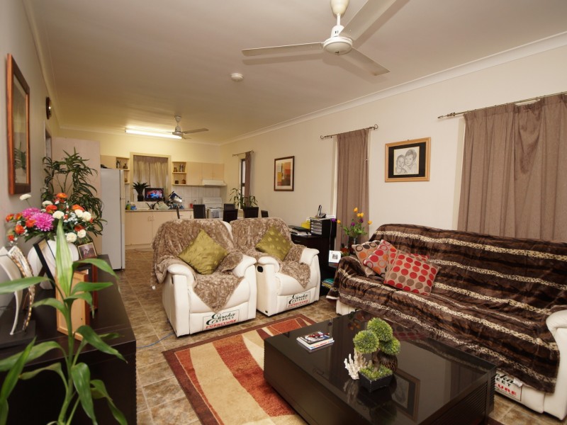 16 Cairns Street, Tully QLD 4854