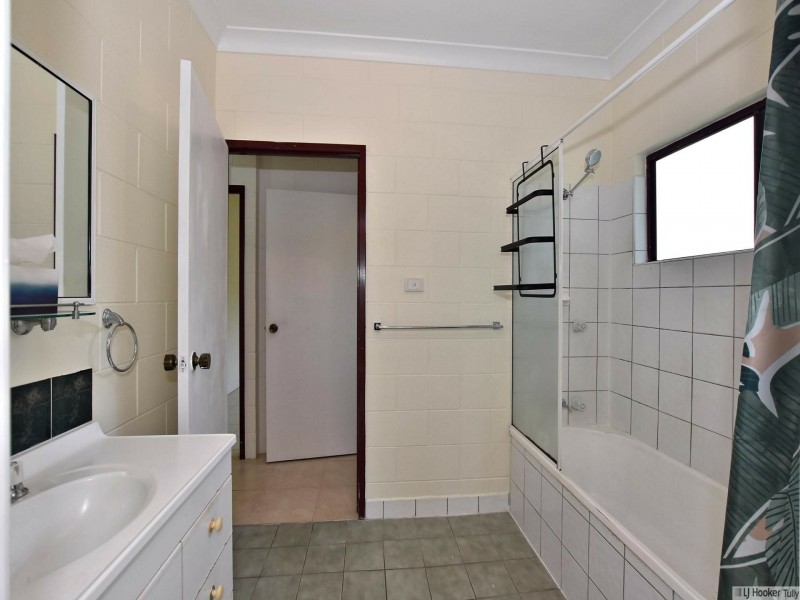 22 Campbell Street, Tully QLD 4854