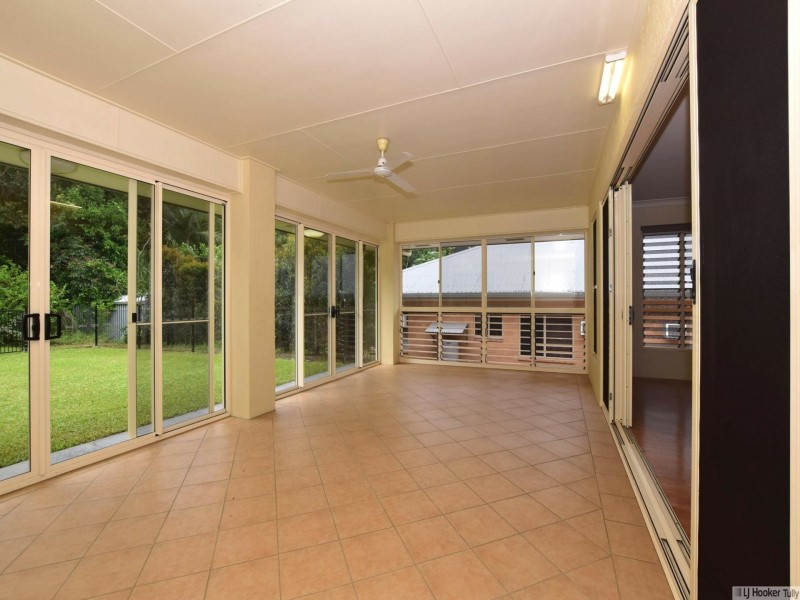 25 Pease Street, Tully QLD 4854