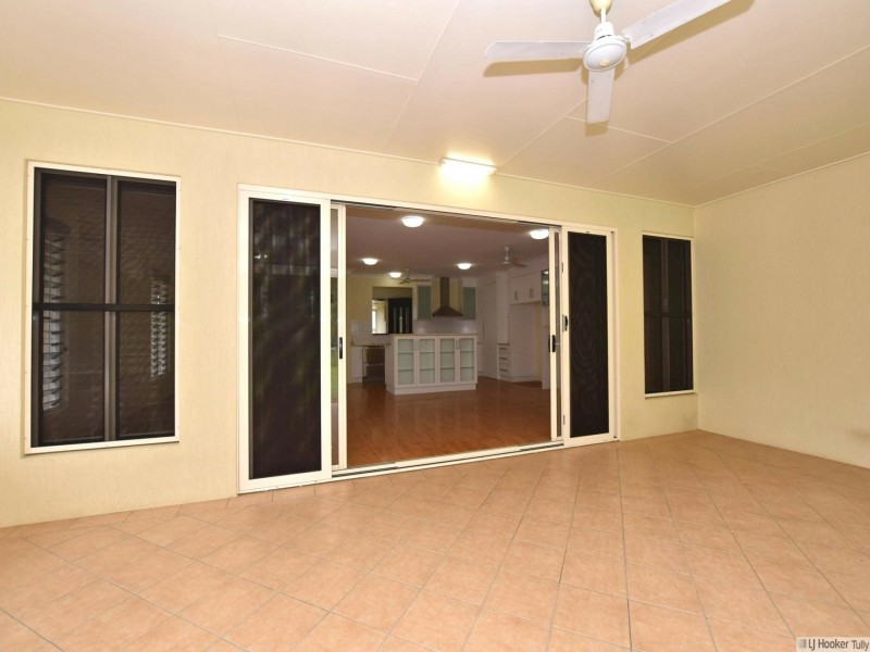 25 Pease Street, Tully QLD 4854