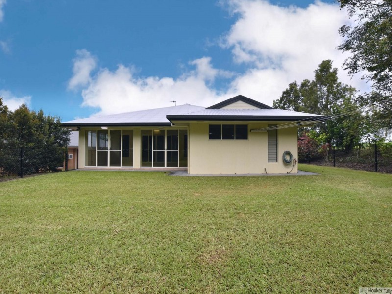 25 Pease Street, Tully QLD 4854