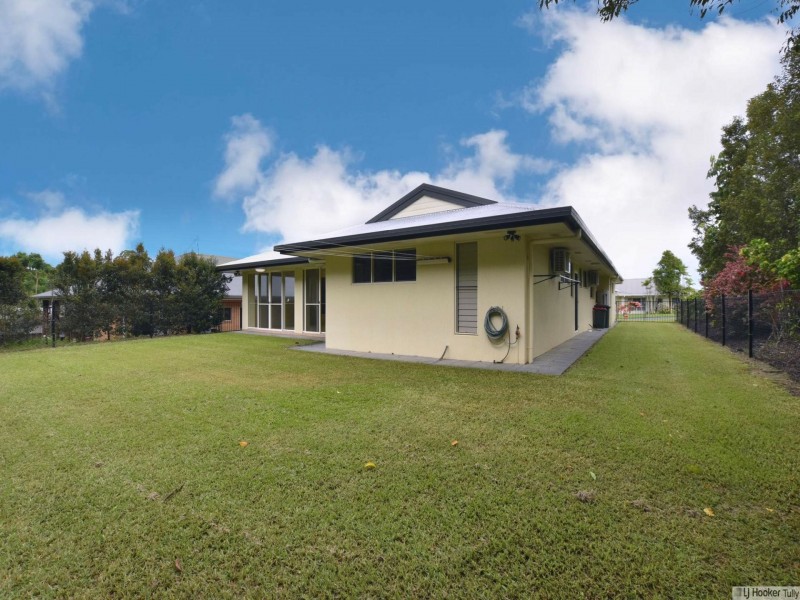 25 Pease Street, Tully QLD 4854
