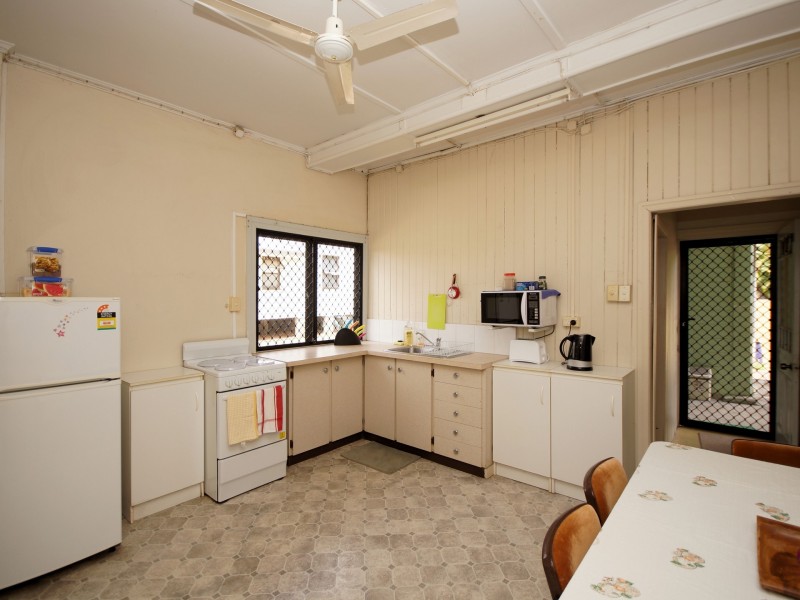 1-2/7 Blackman Street, Tully QLD 4854