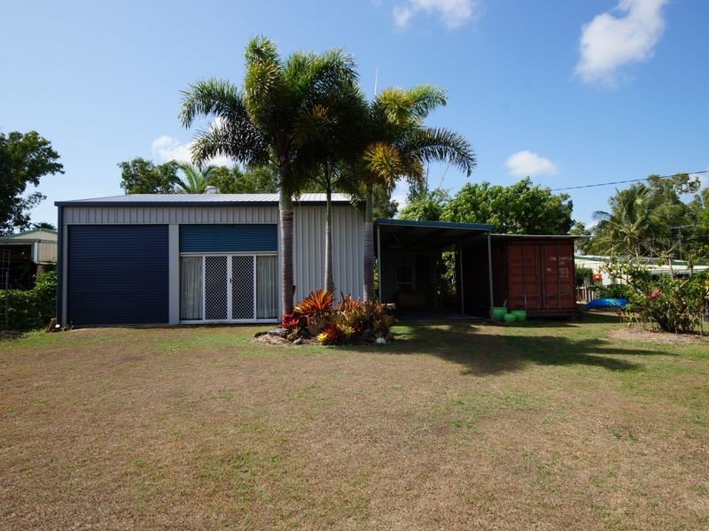 28 Melaleuca Drive, Tully Heads QLD 4854