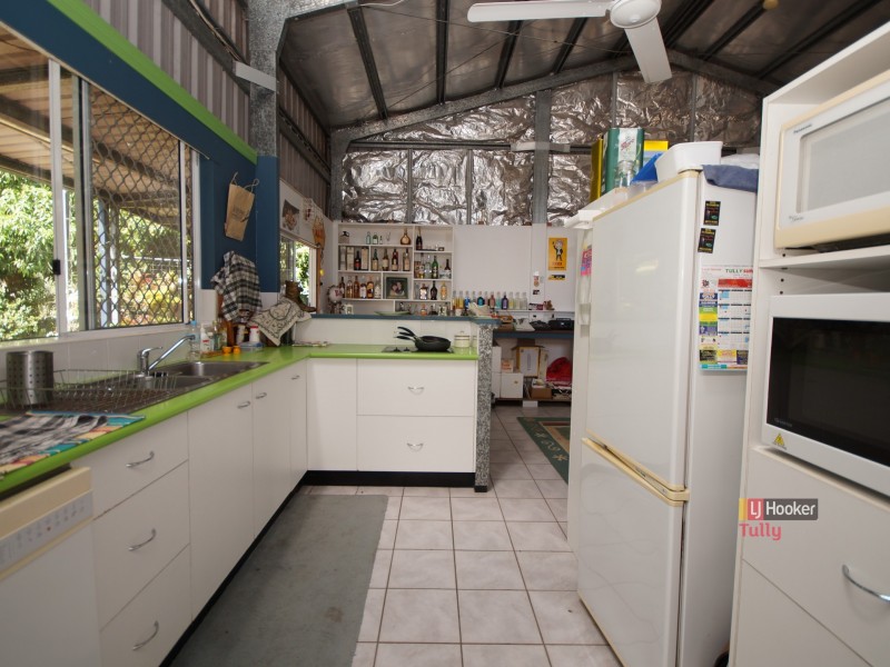 28 Melaleuca Drive, Tully Heads QLD 4854