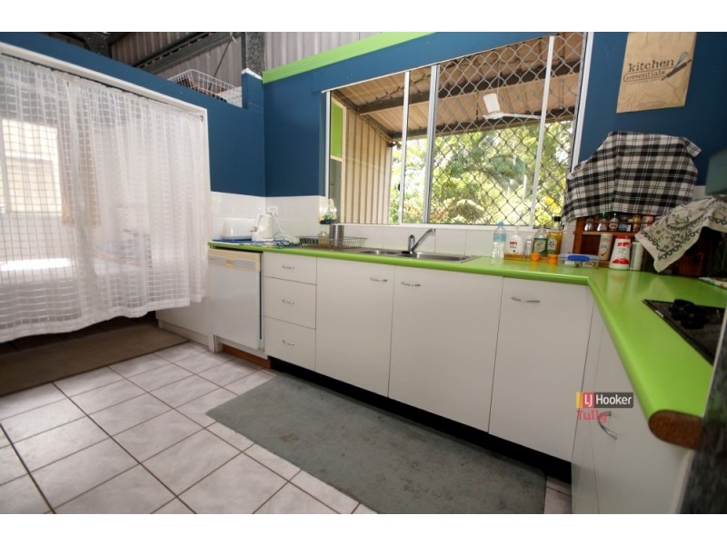 28 Melaleuca Drive, Tully Heads QLD 4854