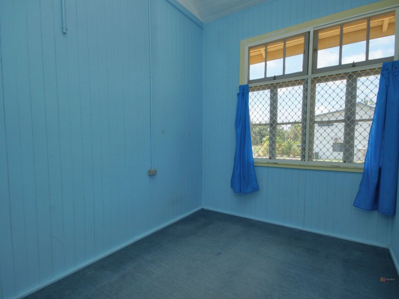 121 Taylor Street, Tully Heads QLD 4854