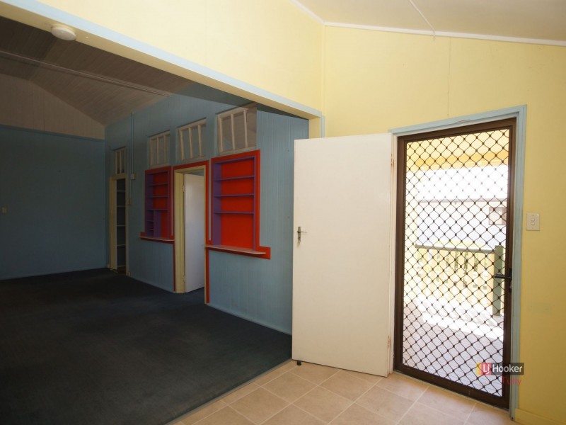 121 Taylor Street, Tully Heads QLD 4854