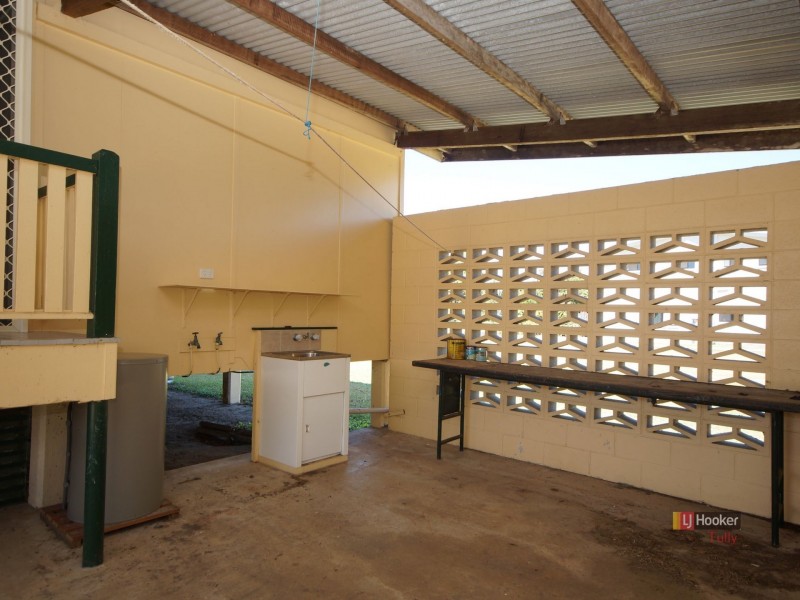 121 Taylor Street, Tully Heads QLD 4854