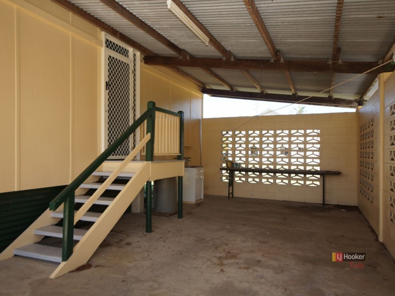 121 Taylor Street, Tully Heads QLD 4854