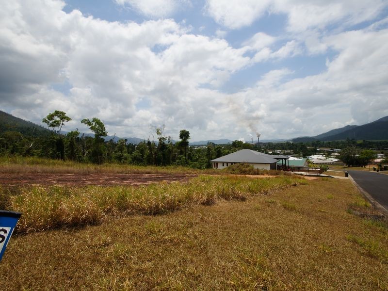 39 Pease Street, Tully QLD 4854