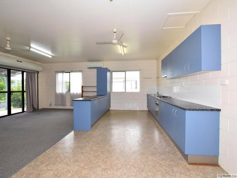 10 Casuarina Street, Tully Heads QLD 4854