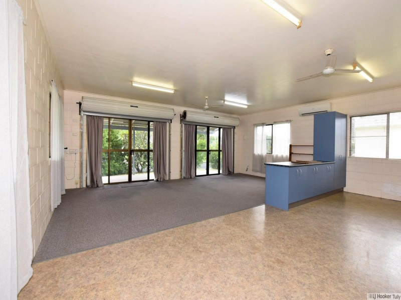 10 Casuarina Street, Tully Heads QLD 4854