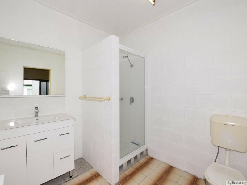 10 Casuarina Street, Tully Heads QLD 4854