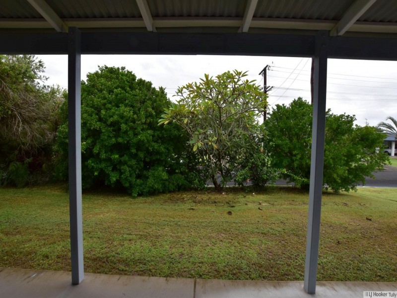 10 Casuarina Street, Tully Heads QLD 4854