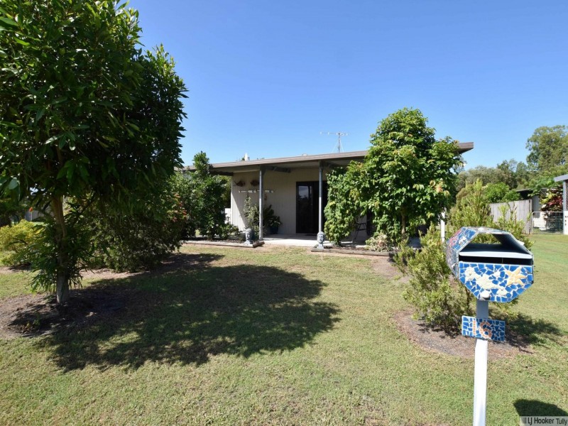 16 Muir Street, Tully Heads QLD 4854