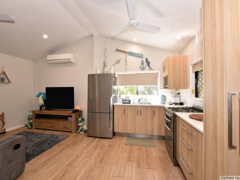 16 Muir Street, Tully Heads QLD 4854