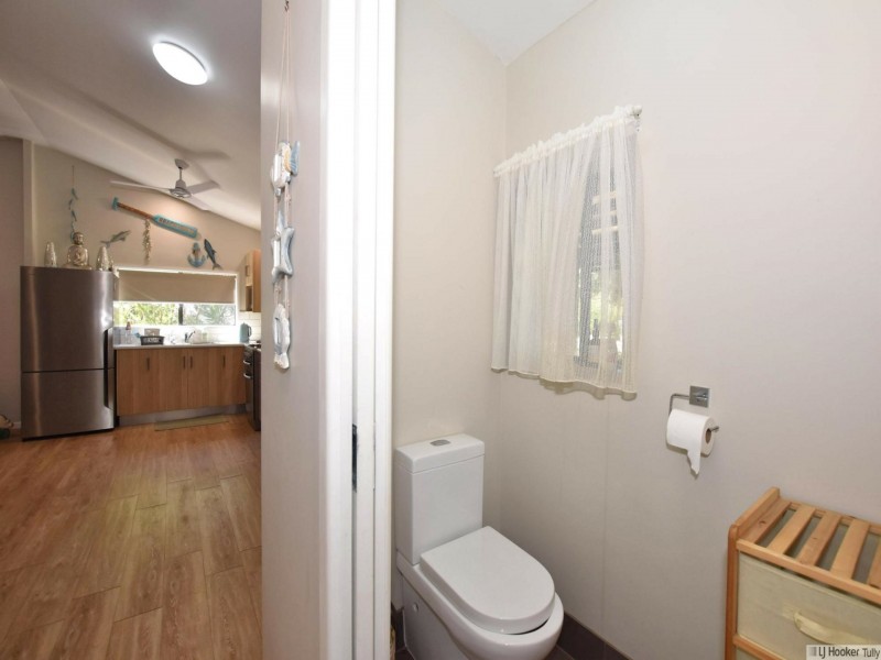 16 Muir Street, Tully Heads QLD 4854