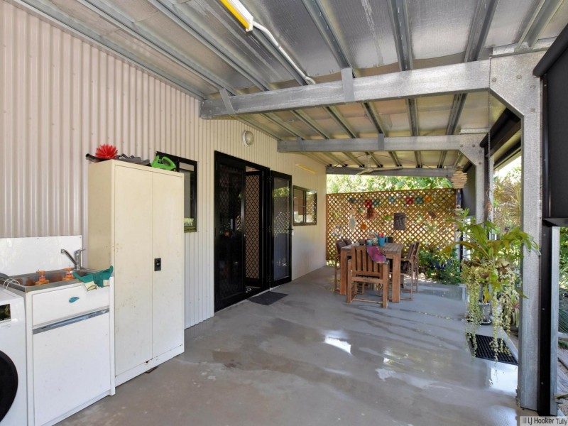 16 Muir Street, Tully Heads QLD 4854