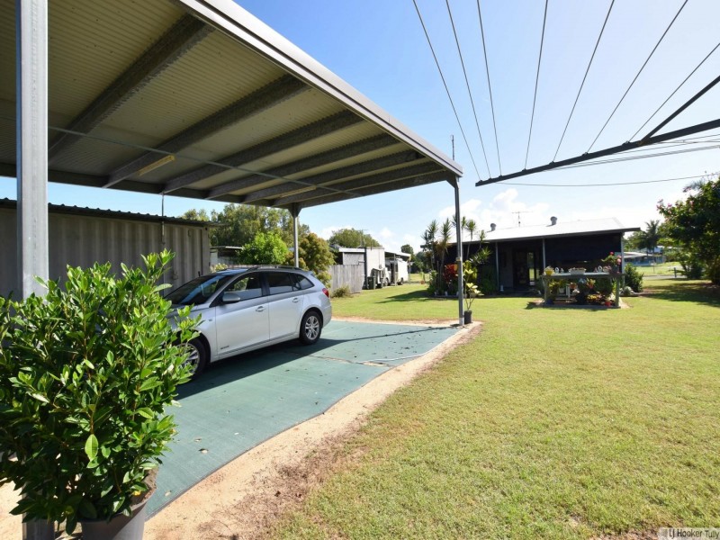 16 Muir Street, Tully Heads QLD 4854