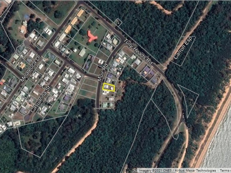 16 Muir Street, Tully Heads QLD 4854