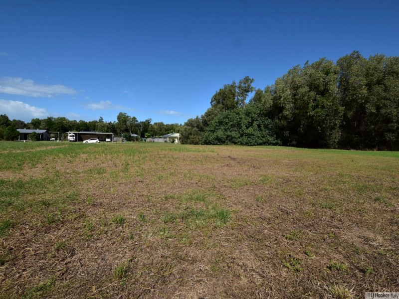 15 Muir Street, Tully Heads QLD 4854