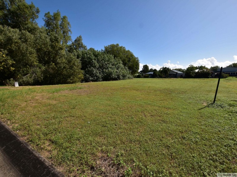 15 Muir Street, Tully Heads QLD 4854