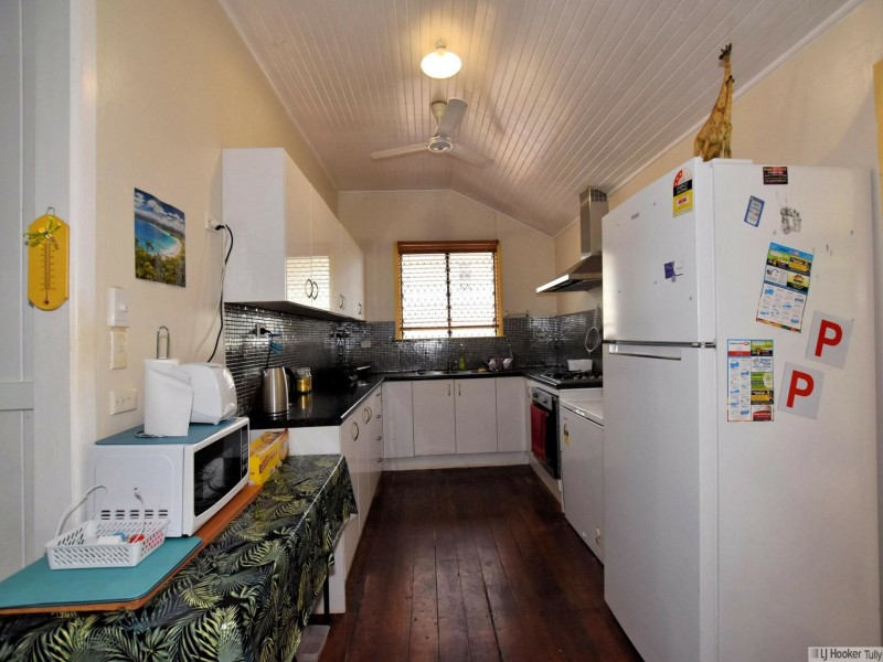 2 Murray Street, Tully QLD 4854