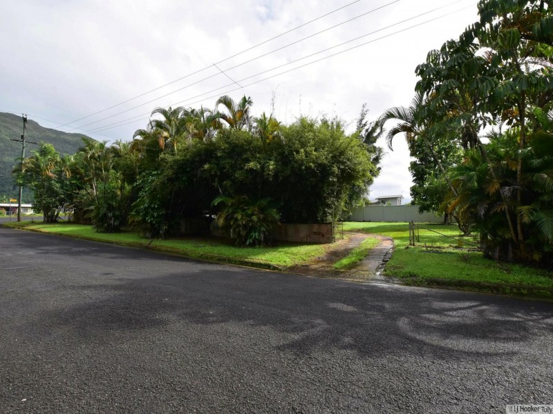 2 Murray Street, Tully QLD 4854