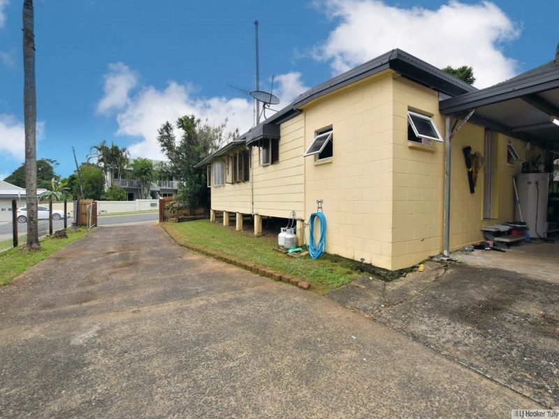 14 Watkins Street, Tully QLD 4854