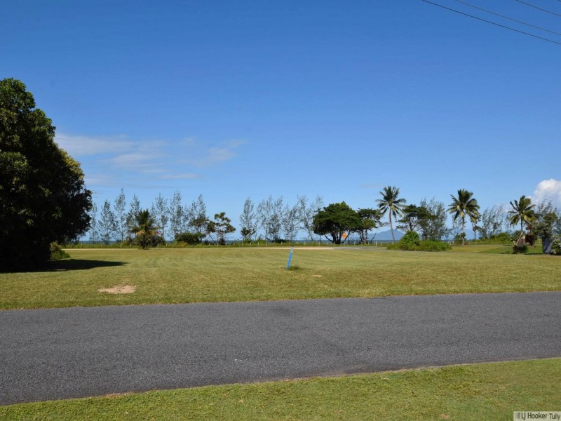 69 Taylor Street, Tully Heads QLD 4854