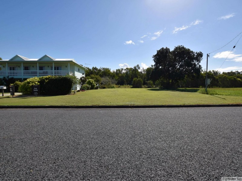 69 Taylor Street, Tully Heads QLD 4854